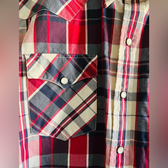 Men’s Levi’s Shirt - Picture 5 of 5